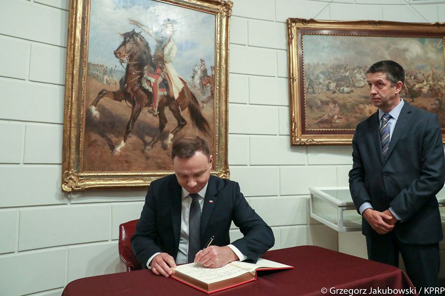o1968892403.jpg