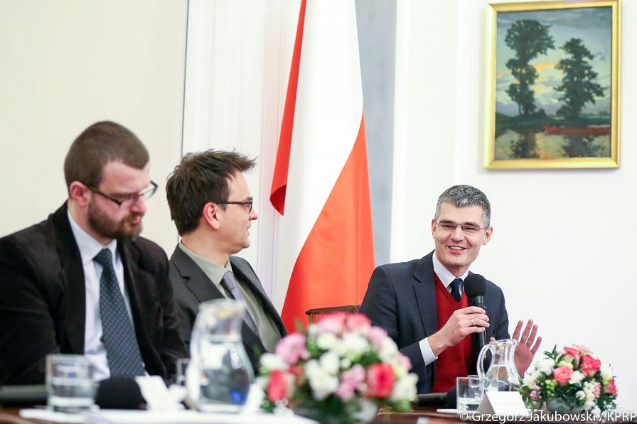o1900179745.jpg