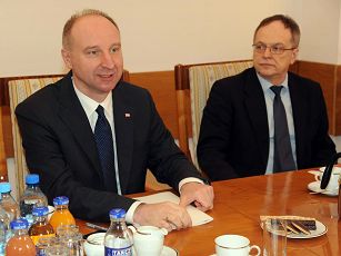 o1518603527.jpg