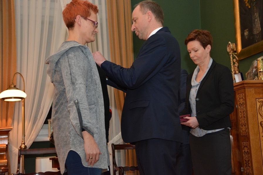 o1236072153.jpg