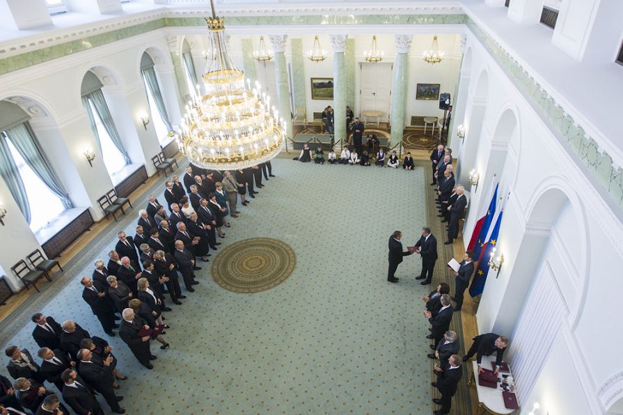 o1858687053.jpg