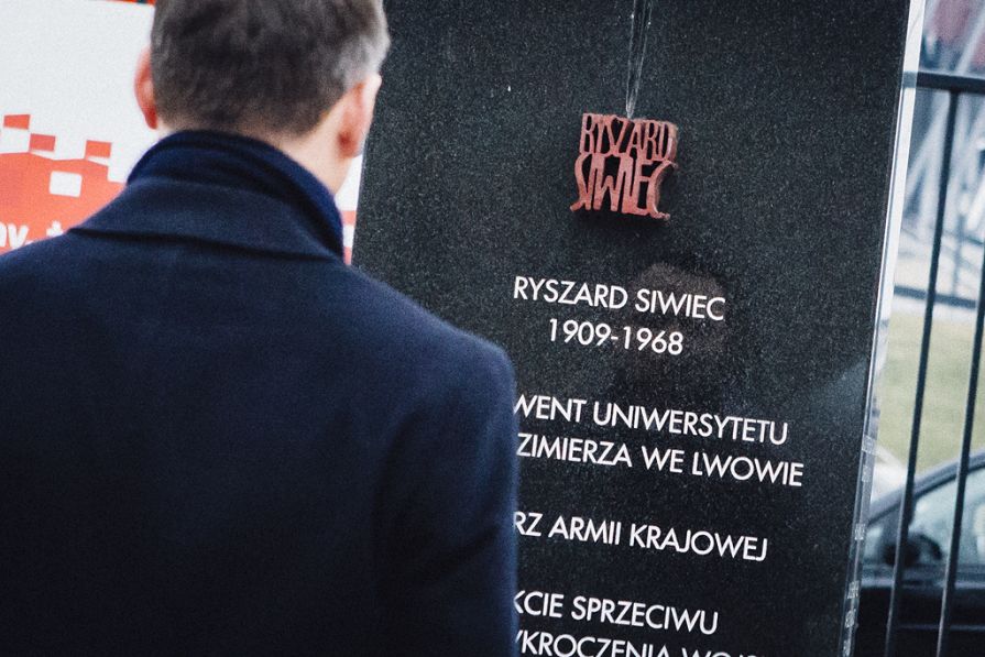 o1245462780.jpg