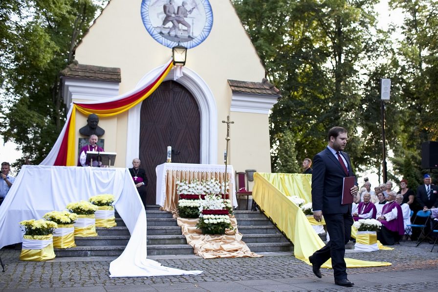 o1586095470.jpg
