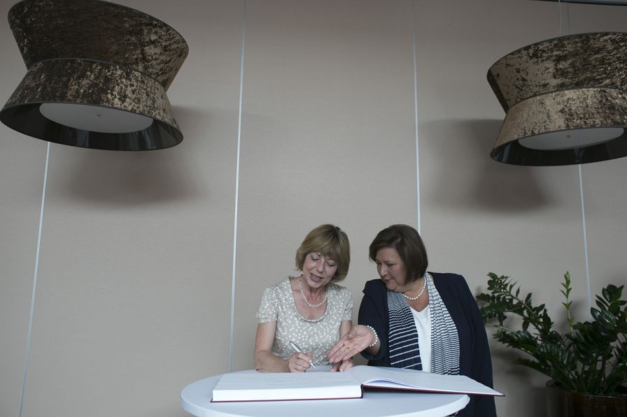 o228156328.jpg