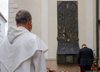 o1972248134.jpg