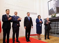 o1966146453.jpg