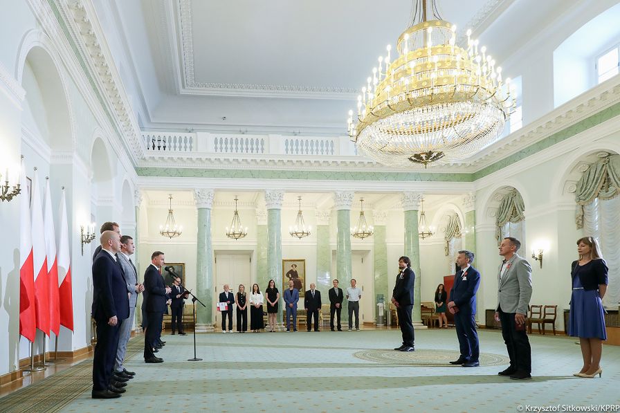 o1851975707.jpg