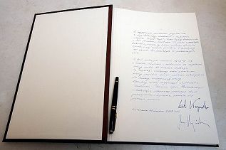 48801709.jpg