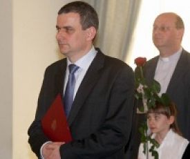 381302608.jpg