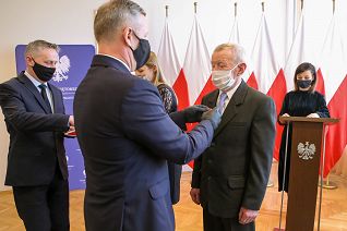 o1581395249.jpg