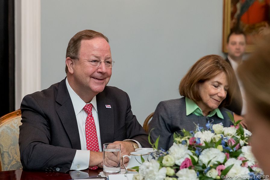 o1206645919.jpg
