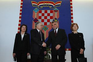 2062663190.jpg