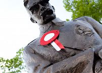 o1211383956.jpg