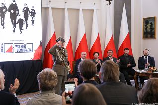 o1524581399.jpg