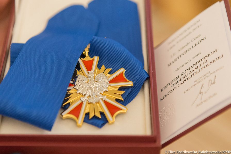 o1916017898.jpg