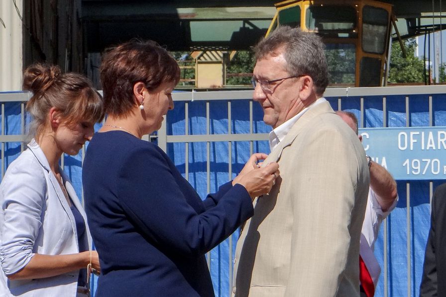 o1970939325.jpg