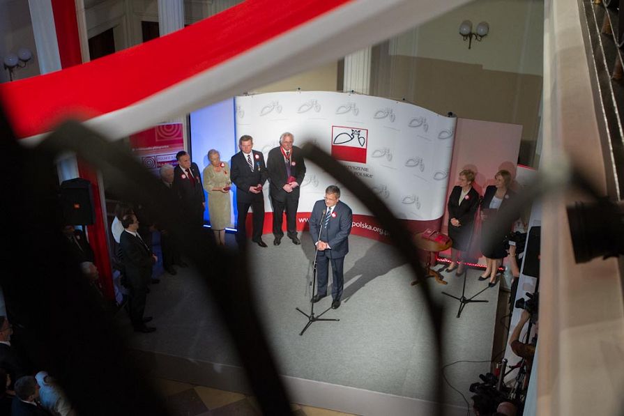 o1271222216.jpg