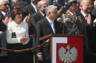 1961981382.jpg