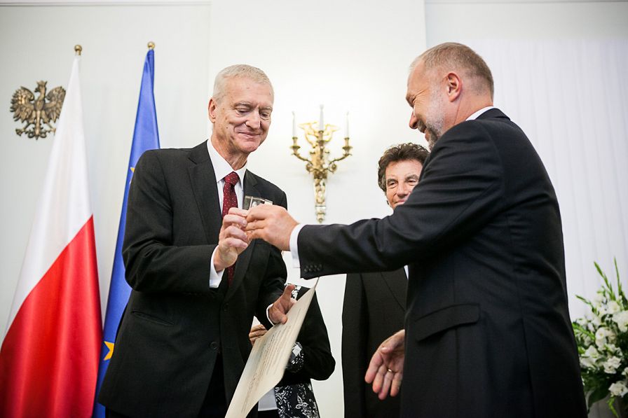 o1939918742.jpg