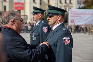 o1790896565.jpg