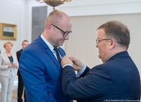o901407737.jpg