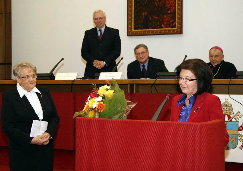 o1252801242.jpg