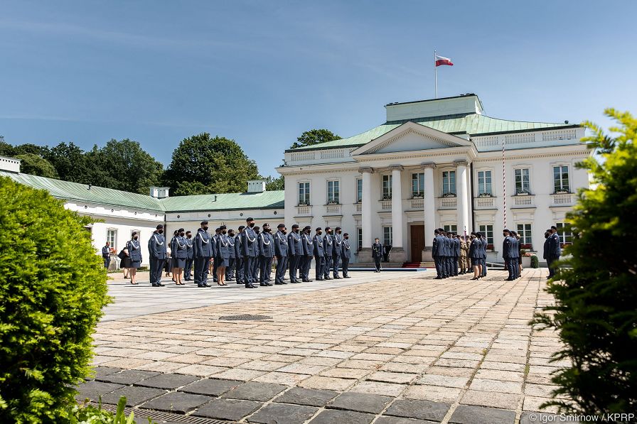 o1808173024.jpg