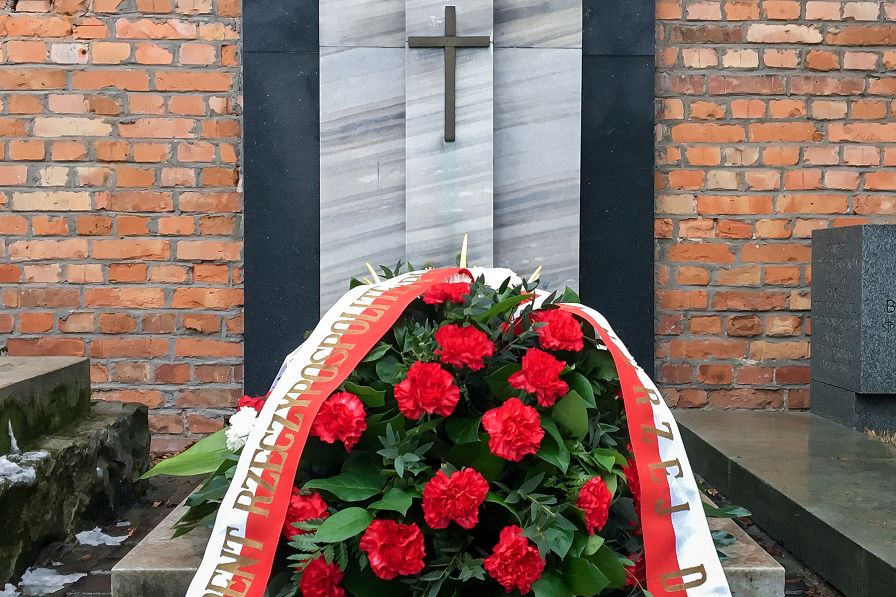 o1340116074.jpg