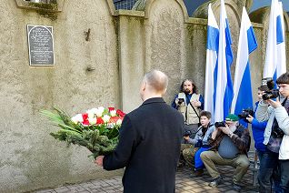 o1529760621.jpg
