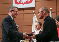 o323467351.jpg