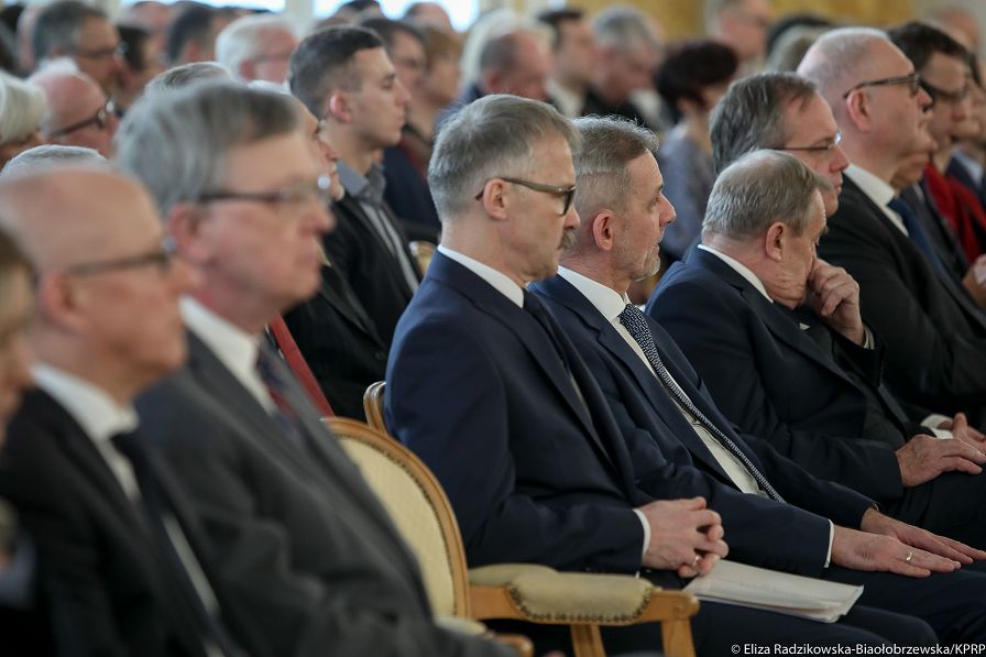 o1951891068.jpg