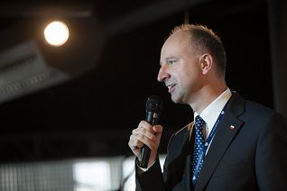 o2088579087.jpg