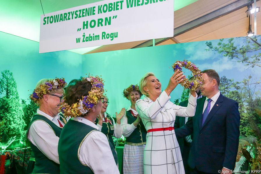 o1445579000.jpg