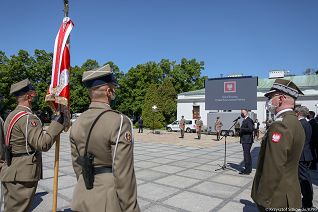 o1973050590.jpg
