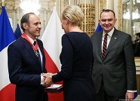 o1449515272.jpg
