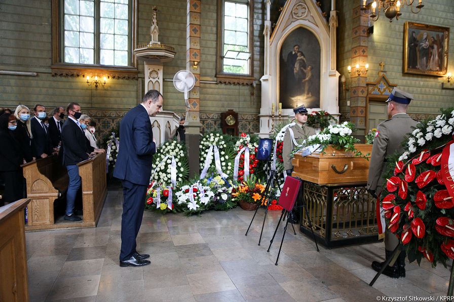 o1558327418.jpg