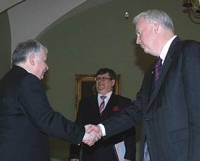 1194712369.jpg