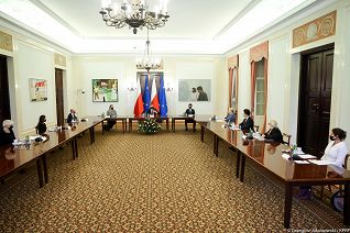 o1919418203.jpg