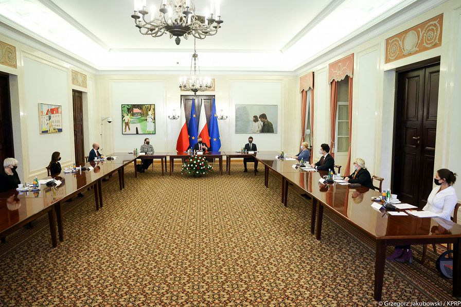 o1919418203.jpg