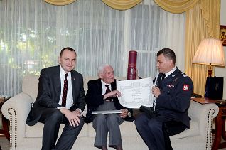 o1997375105.jpg
