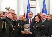 o1905018842.jpg