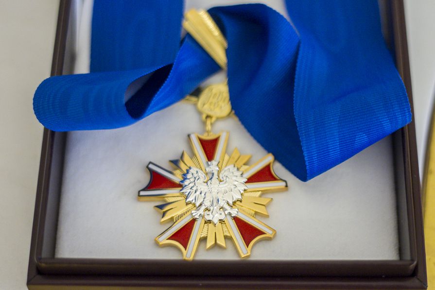 o1950787429.jpg