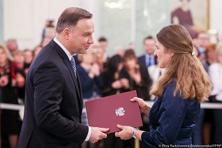 o1957345652.jpg