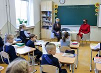 05__agata_kornhauser_duda_gimnazium_szymona_konarskiego_litwa_211019_gja_0070.jpg