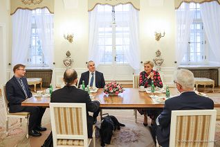 02__agata_kornhauser_duda_spotkanie_specjalisci_211109_gjb_0043_1.jpg