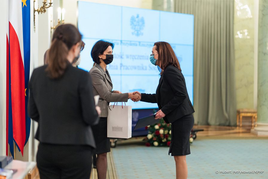 05__Bogna_Janke_nagrody_w_zakresie_pomocy_spolecznej_211118_Wreczenie-nagród-MRiPS-PałacPrezydencki-27.jpg