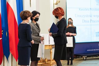 09__Bogna_Janke_nagrody_w_zakresie_pomocy_spolecznej_211118_Wreczenie-nagród-MRiPS-PałacPrezydencki-48.jpg