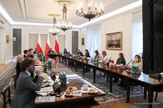 03__Rada_ds_Mlodziezy_211125_KG027528.jpg