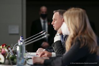 04_konferencja_prasowa_ Prezydentow_panstw_Grupy_Wyszehradzkiej_20211129_ER2_1268.jpg
