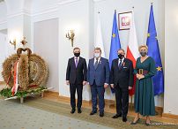 o1982326871.jpg
